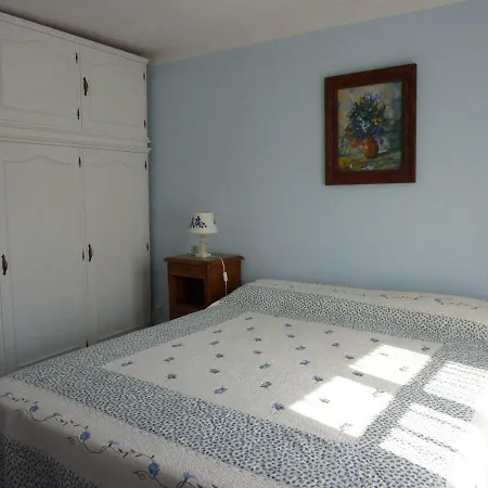 Nyaraló Introd *